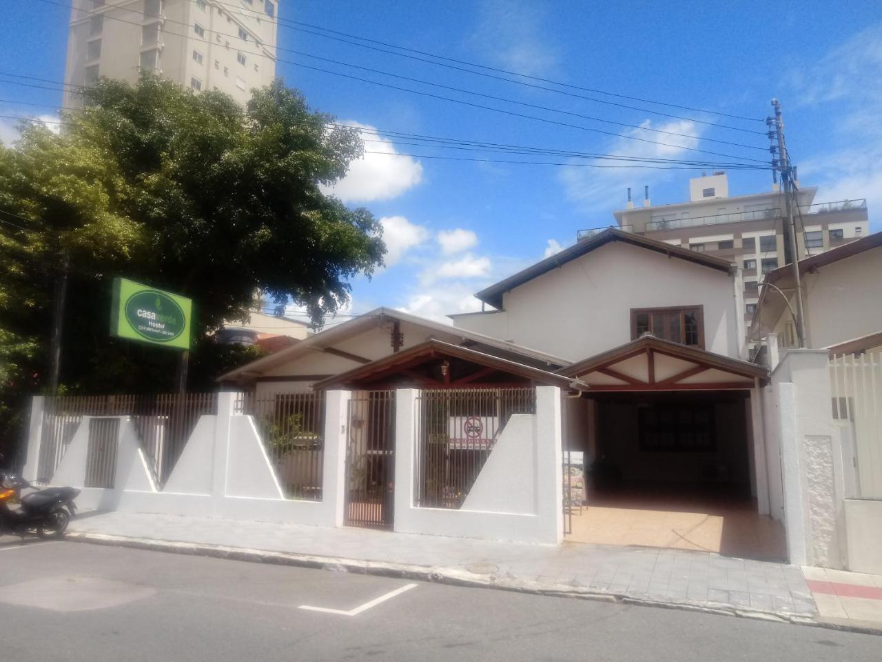 Pousada Casa Verde - Quartos Individuais - Smart Tv 32 - E Banheiro Privativo Apartman Itajaí Kültér fotó